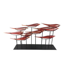 Статуэтка на одной волне